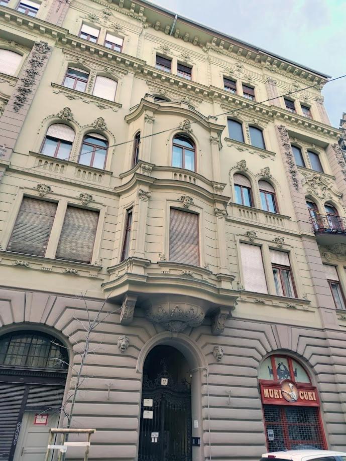 Hi!5 Spacious Apartment Budapest Palotanegyed Exterior foto